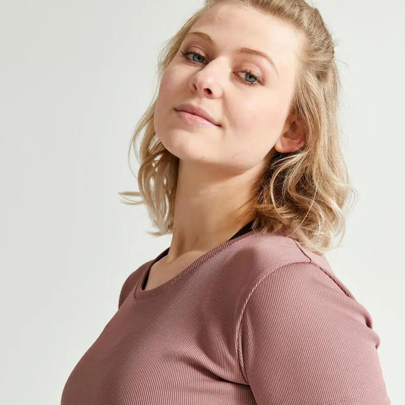 Camiseta Fitness Crop Top Manga Corta Mujer Domyos Marrón 4 Camiseta Fitness Crop Top Manga Corta Mujer Domyos Marrón - Imagen 4